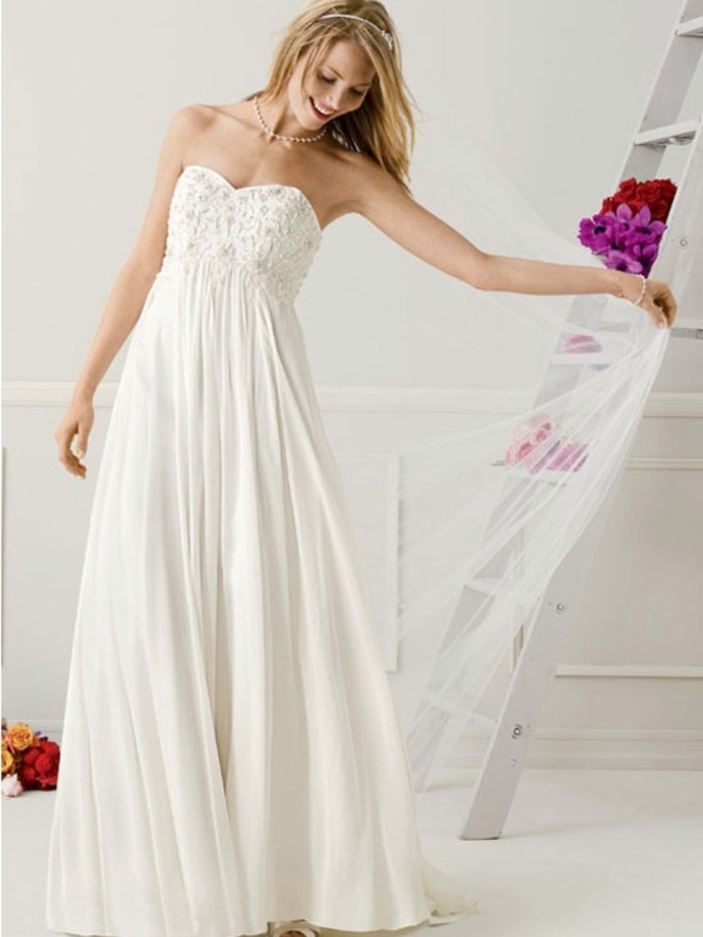 David's Bridal Strapless White Lace Sweetheart Gown